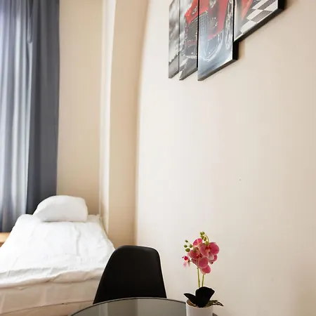 Fivehostel Albergue *