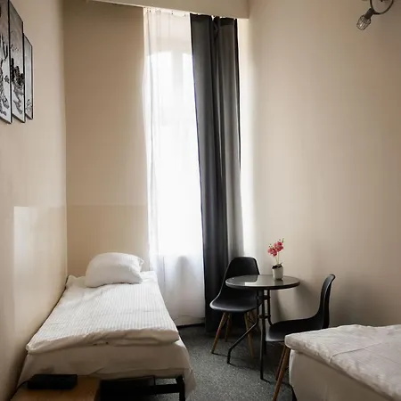 Albergue Fivehostel *